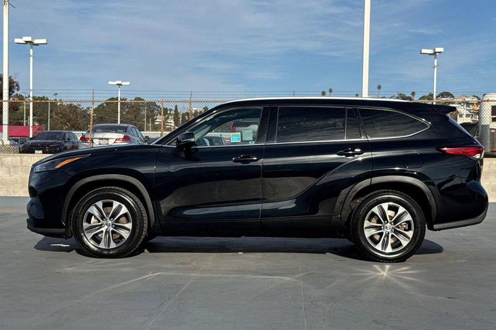 used 2022 Toyota Highlander car, priced at $27,810