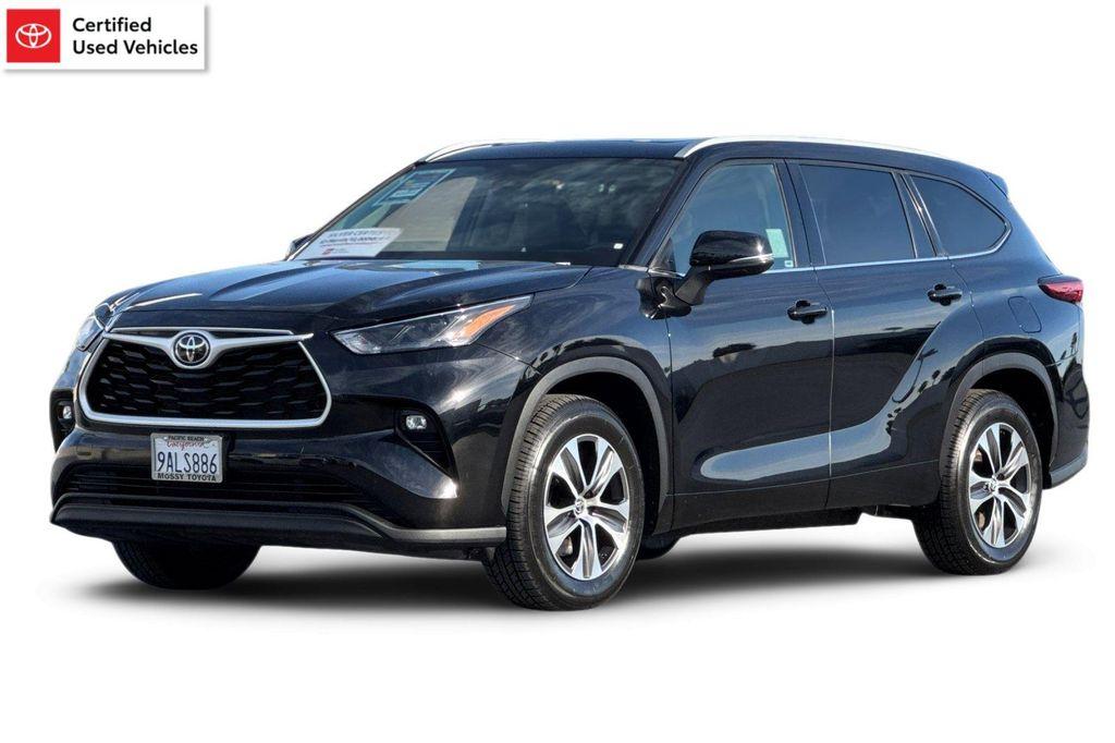 used 2022 Toyota Highlander car, priced at $27,810