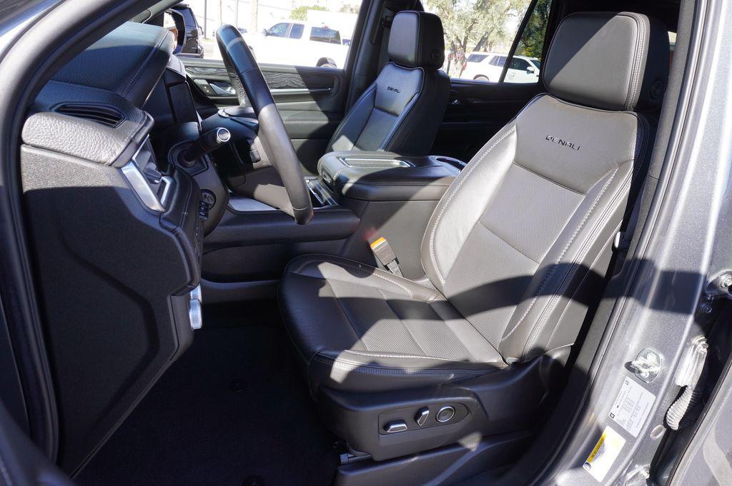 used 2021 GMC Yukon car, priced at $53,674