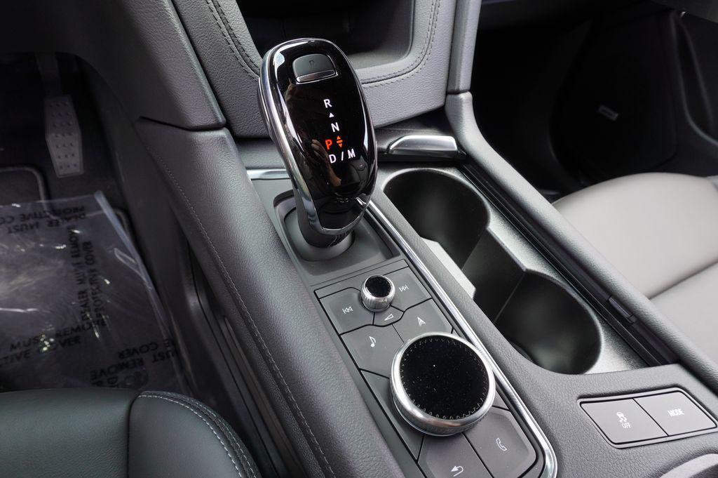 new 2025 Cadillac XT5 car, priced at $55,990