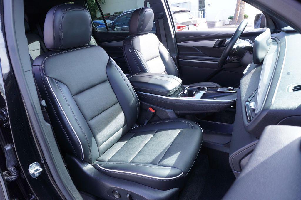 used 2025 Buick Enclave car, priced at $33,257