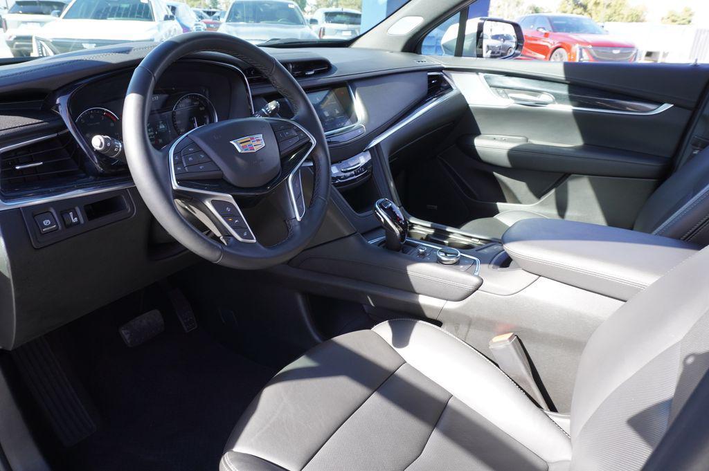 used 2025 Cadillac XT5 car, priced at $35,576