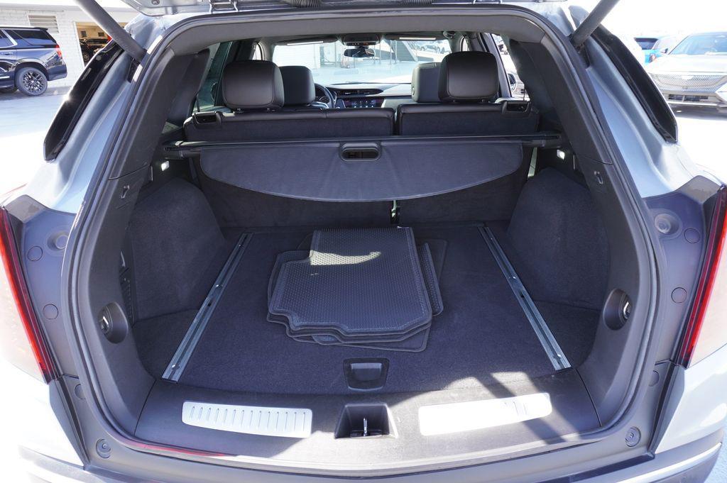 used 2025 Cadillac XT5 car, priced at $35,576