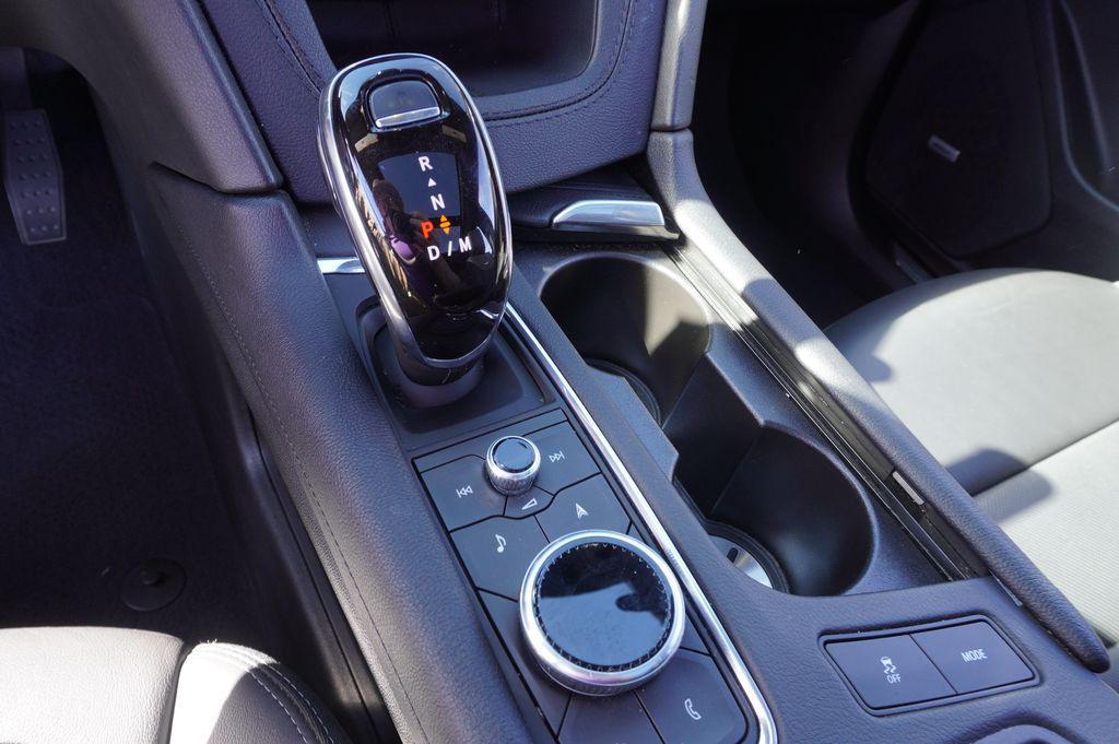 used 2025 Cadillac XT5 car, priced at $35,576