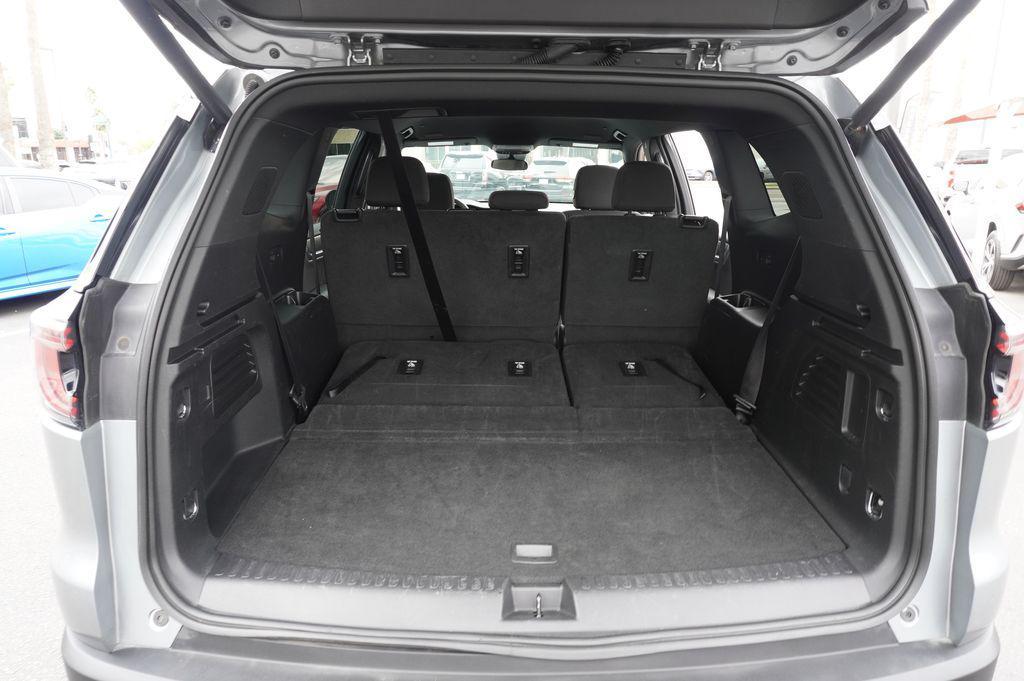 used 2025 GMC Acadia car, priced at $34,106