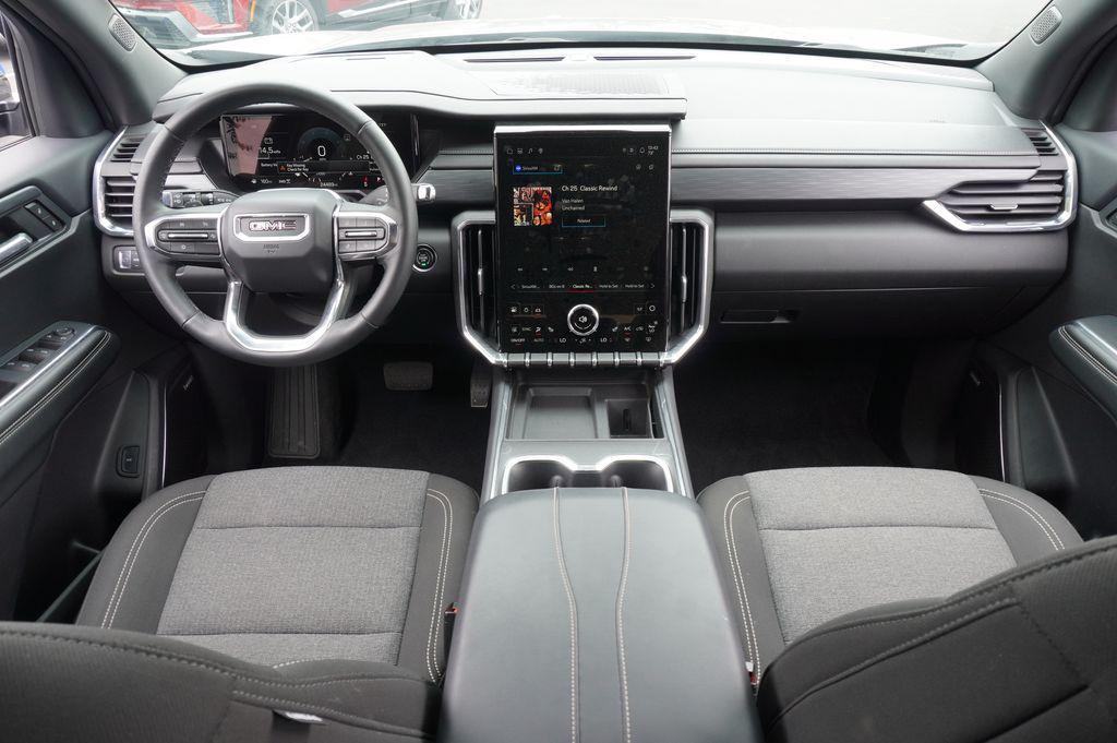 used 2025 GMC Acadia car, priced at $34,106