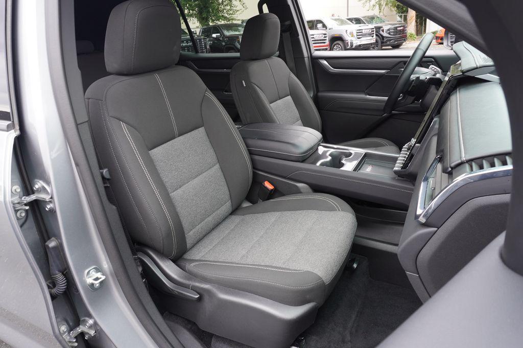 used 2025 GMC Acadia car, priced at $34,106