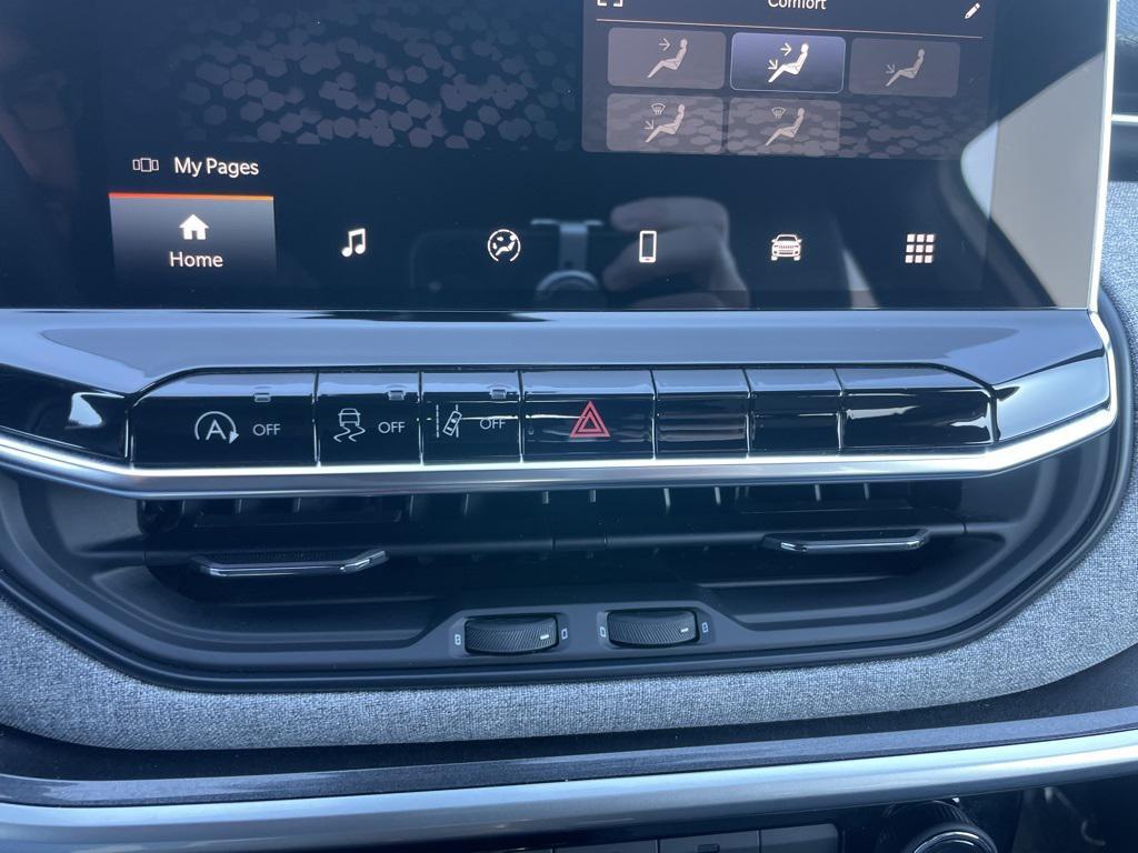 used 2024 Jeep Compass car, priced at $19,999