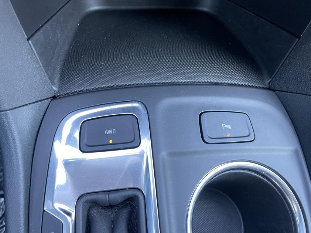 used 2024 Chevrolet Equinox car, priced at $21,999