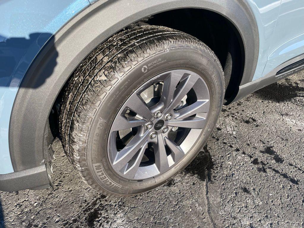 new 2026 Ford Explorer car, priced at $43,075
