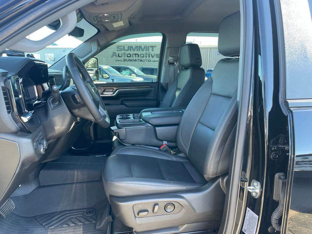 used 2024 Chevrolet Silverado 3500 car