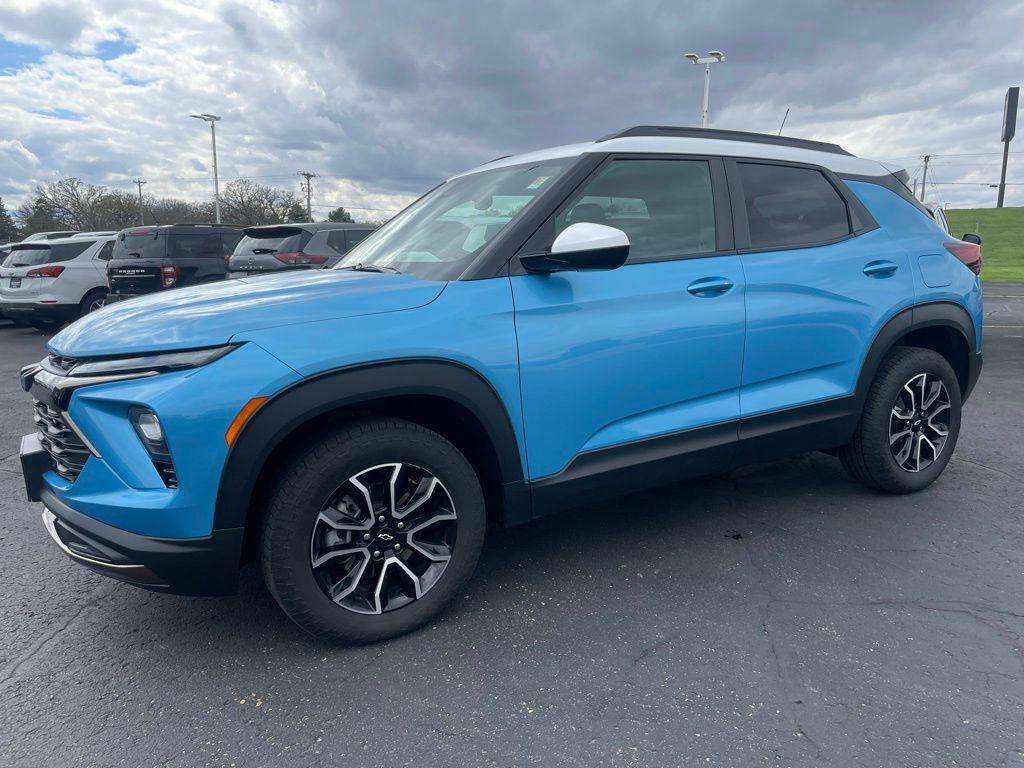 used 2025 Chevrolet TrailBlazer car