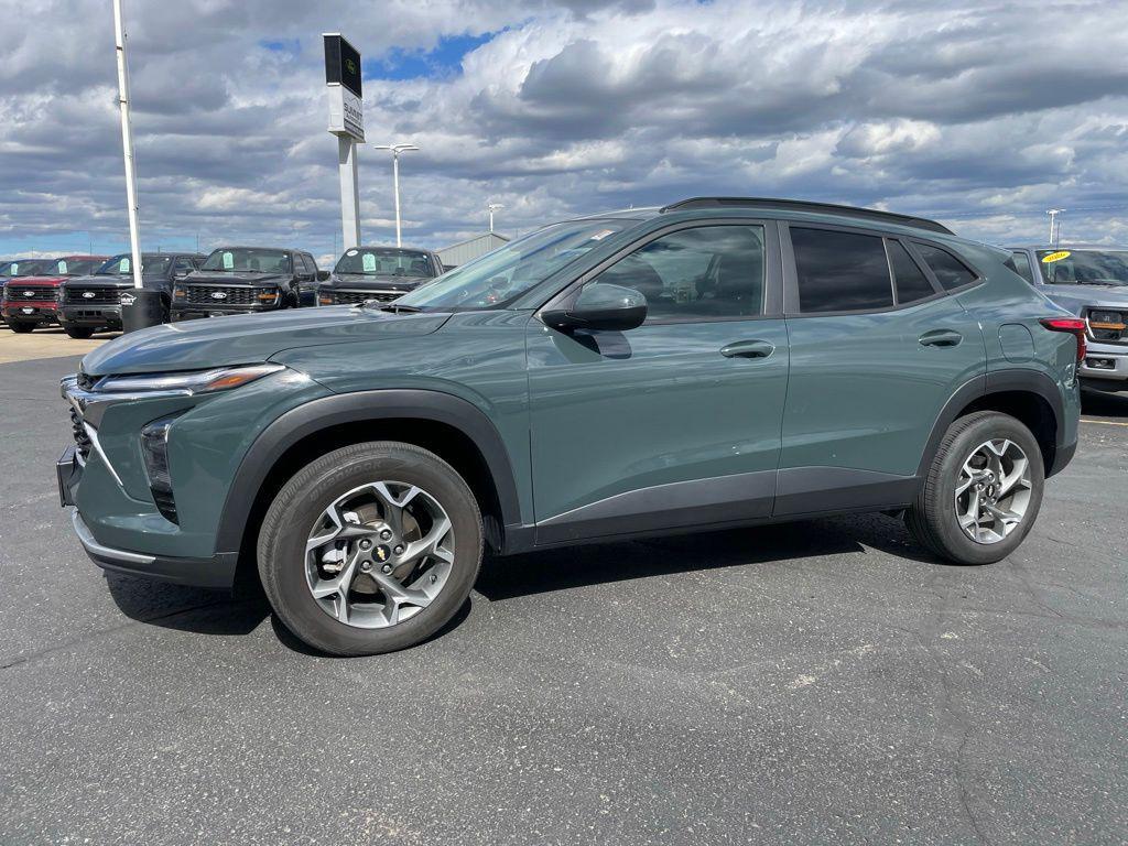 used 2025 Chevrolet Trax car, priced at $22,486