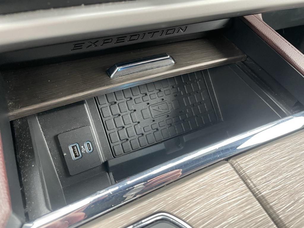 used 2024 Ford Expedition car, priced at $44,999