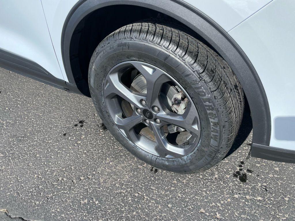 used 2025 Ford Escape car, priced at $23,999