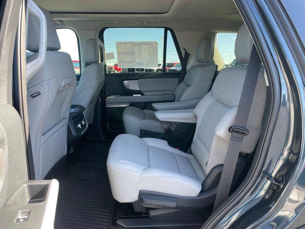 new 2026 Ford Expedition car, priced at $70,998