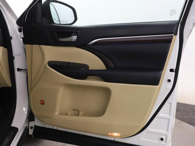 used 2016 Toyota Highlander car, priced at $22,998