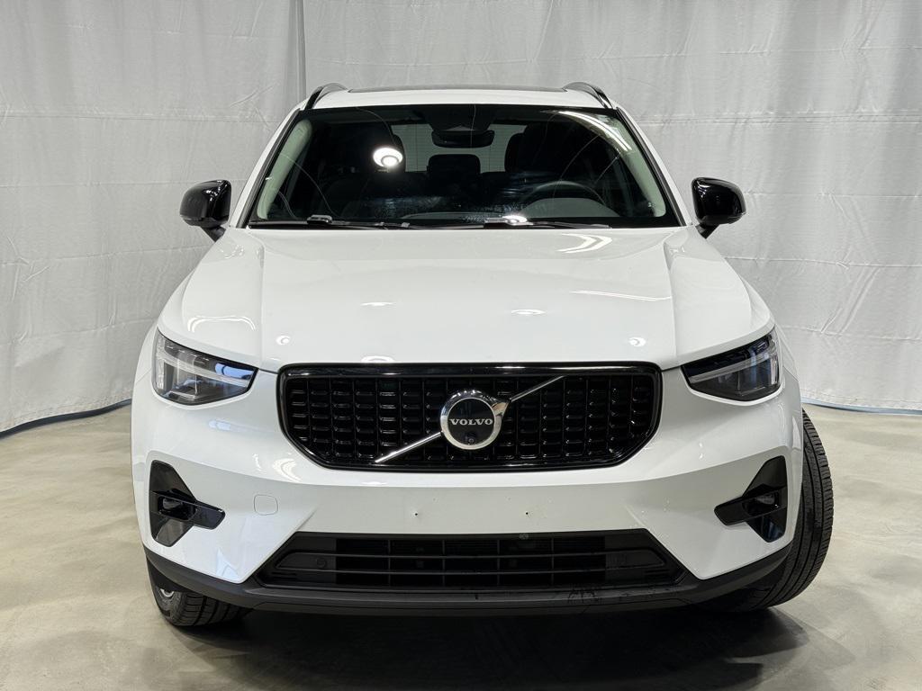 used 2024 Volvo XC40 car, priced at $31,984