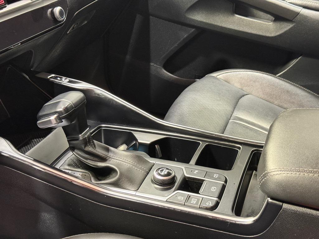 used 2024 Kia Sorento car, priced at $25,229