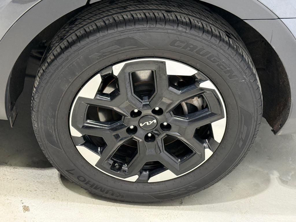 used 2024 Kia Sorento car, priced at $25,229