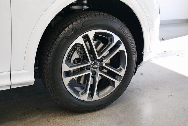 new 2025 Audi Q5 car, priced at $51,568