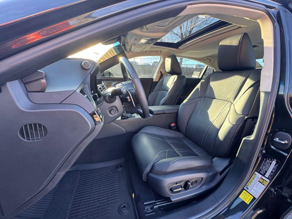 used 2024 Lexus ES 300h car, priced at $52,662