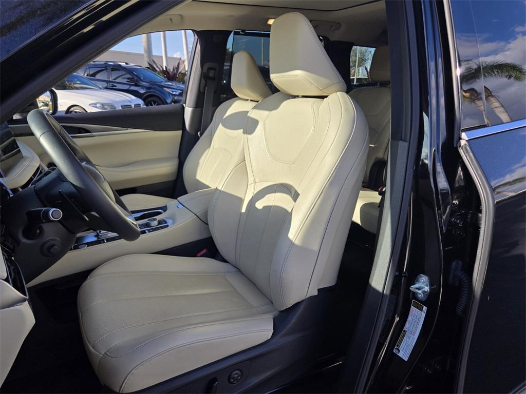 used 2025 INFINITI QX60 car, priced at $46,105