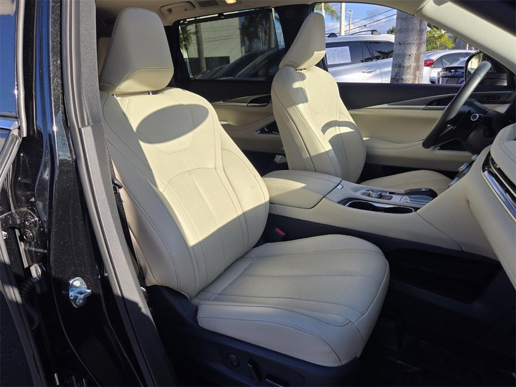 used 2025 INFINITI QX60 car, priced at $46,105