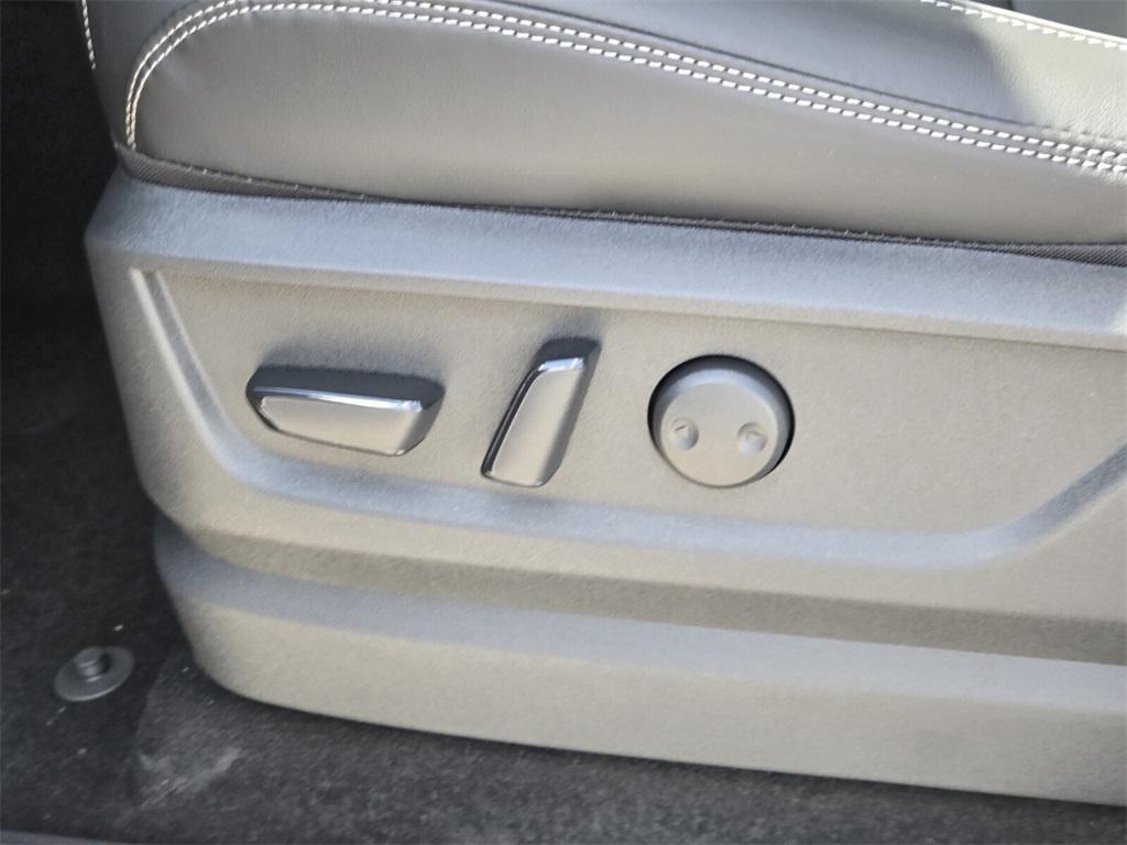 new 2026 INFINITI QX80 car, priced at $75,245