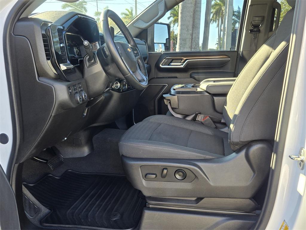 used 2025 Chevrolet Silverado 2500 car, priced at $57,071
