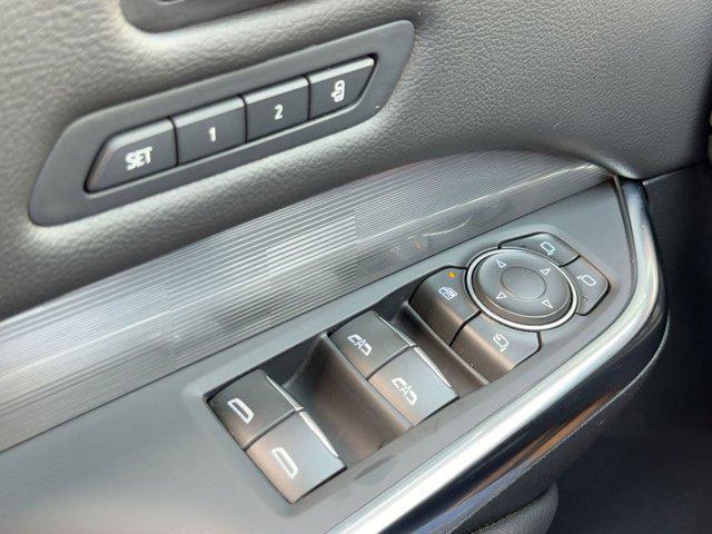 used 2025 Cadillac XT4 car, priced at $29,998