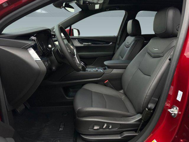 new 2025 Cadillac XT5 car, priced at $52,731