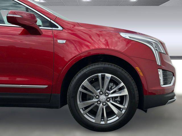 new 2025 Cadillac XT5 car, priced at $52,731