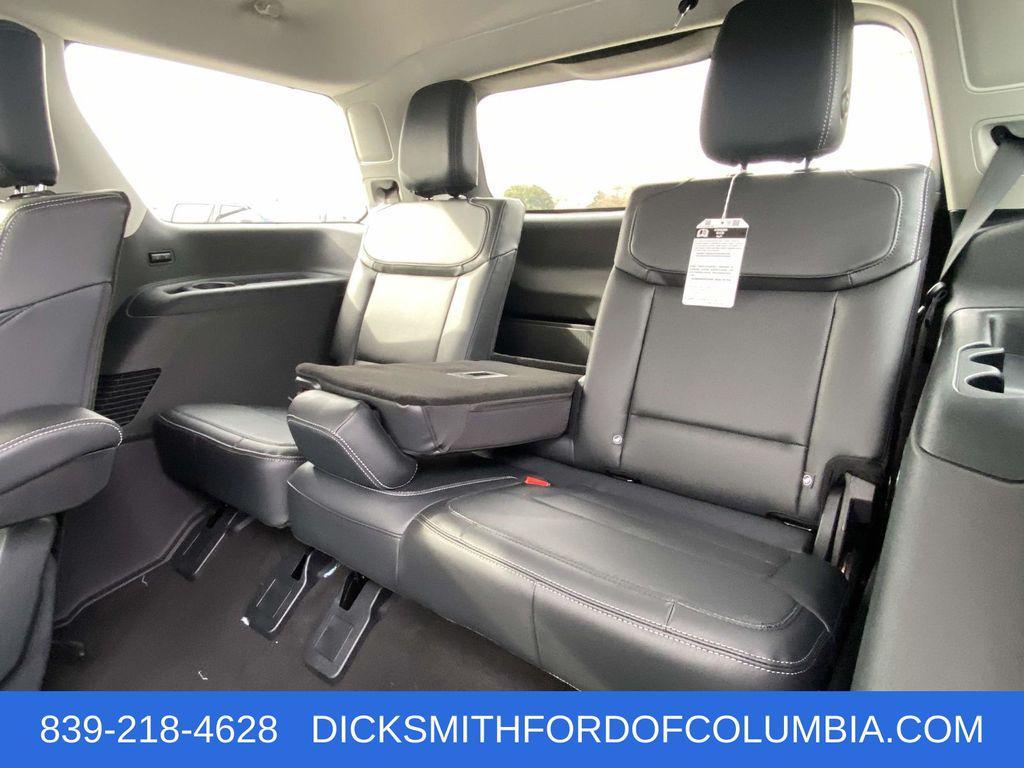 new 2025 Ford Expedition car, priced at $80,995