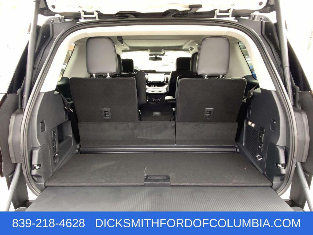 new 2025 Ford Expedition car, priced at $80,995