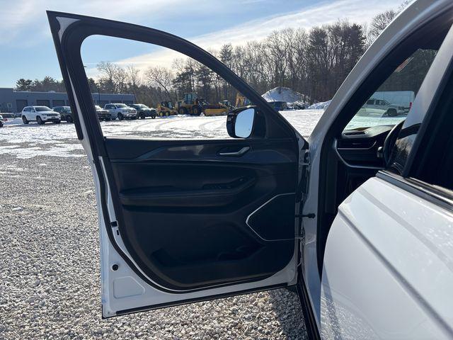 used 2022 Jeep Grand Cherokee car, priced at $31,647