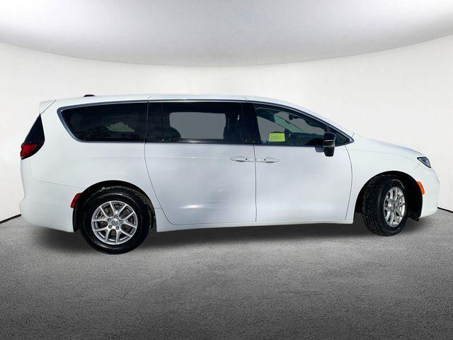 used 2024 Chrysler Pacifica car, priced at $30,977