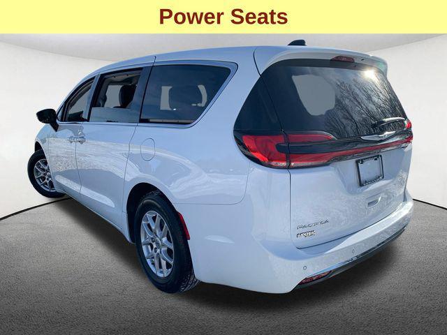used 2024 Chrysler Pacifica car, priced at $30,977