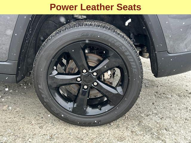 used 2023 Jeep Grand Cherokee car, priced at $29,647