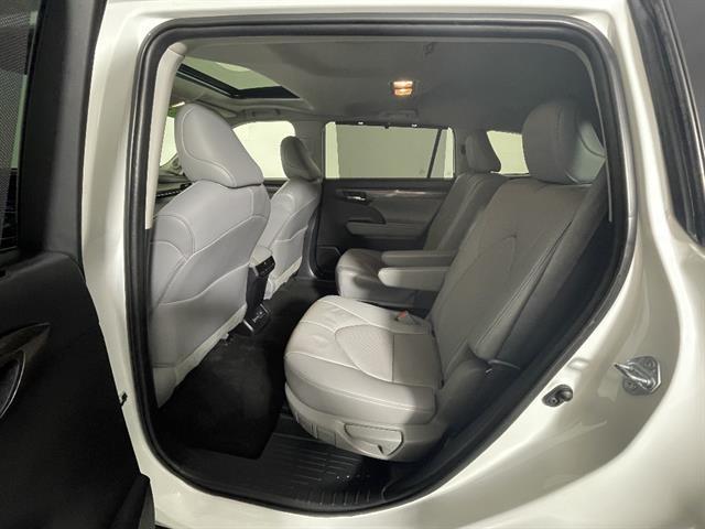 used 2023 Toyota Highlander car, priced at $41,102