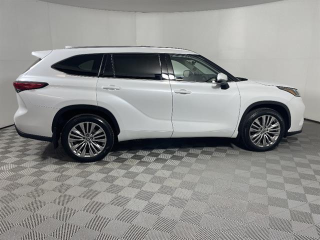 used 2023 Toyota Highlander car, priced at $45,891
