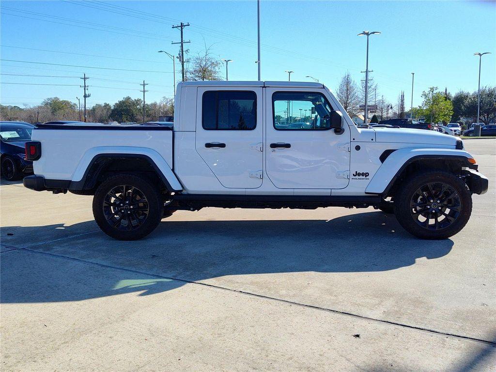 used 2024 Jeep Gladiator car, priced at $35,970