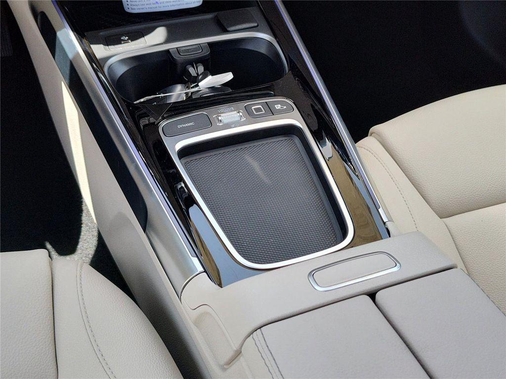 new 2025 Mercedes-Benz GLB 250 car, priced at $47,735