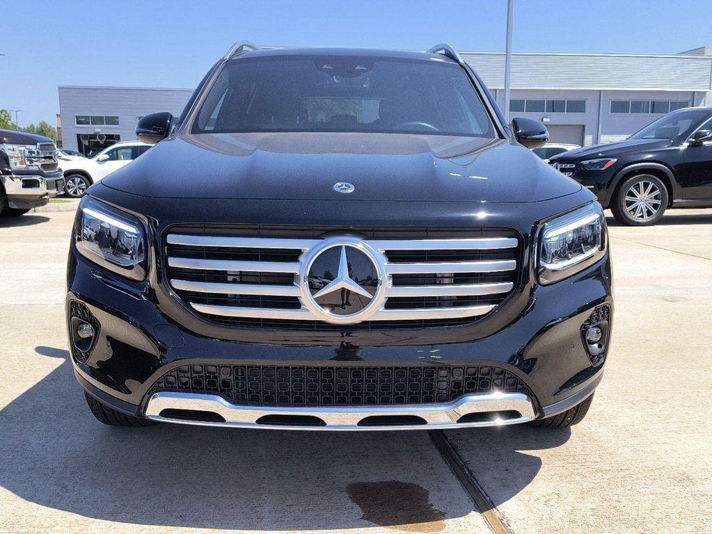 new 2024 Mercedes-Benz GLB 250 car, priced at $53,215