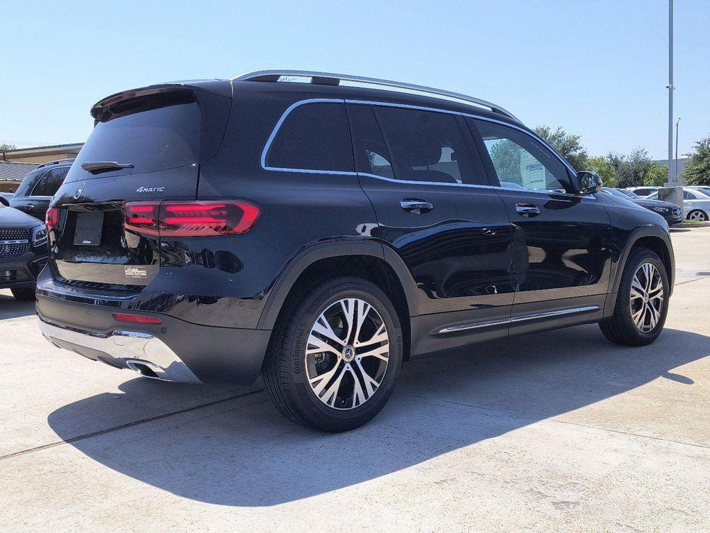 new 2024 Mercedes-Benz GLB 250 car, priced at $53,215