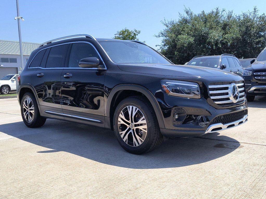 new 2024 Mercedes-Benz GLB 250 car, priced at $53,215