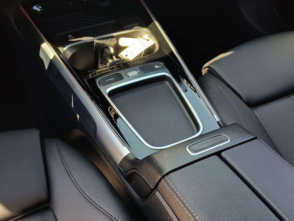 new 2024 Mercedes-Benz GLB 250 car, priced at $53,215