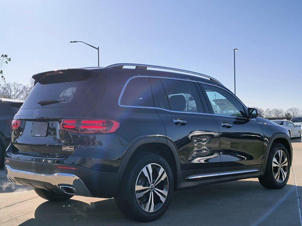 new 2025 Mercedes-Benz GLB 250 car, priced at $49,335