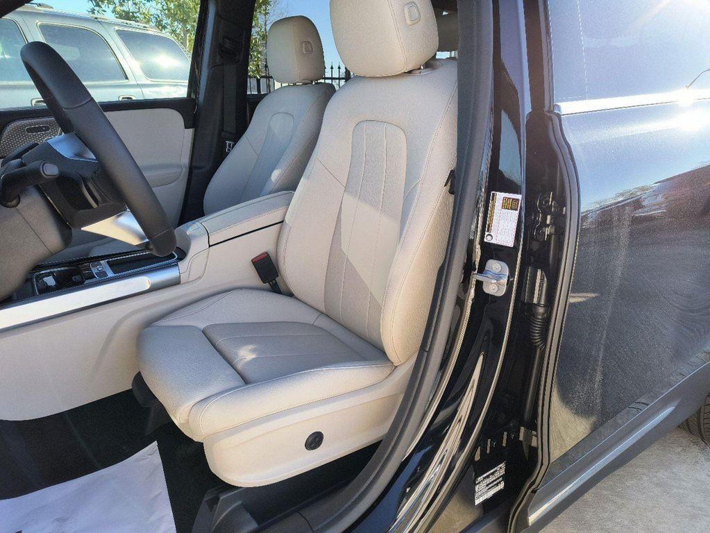 new 2025 Mercedes-Benz GLB 250 car, priced at $49,335