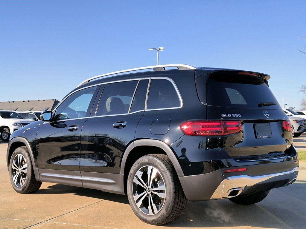 new 2025 Mercedes-Benz GLB 250 car, priced at $49,335